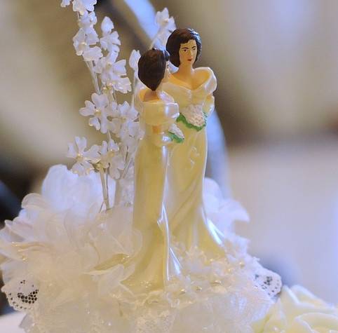Bakery fined $200k for denying wedding cake to lesbian couple (U.S.)