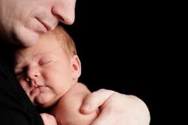 Research Supports Call For Paid Father Leave