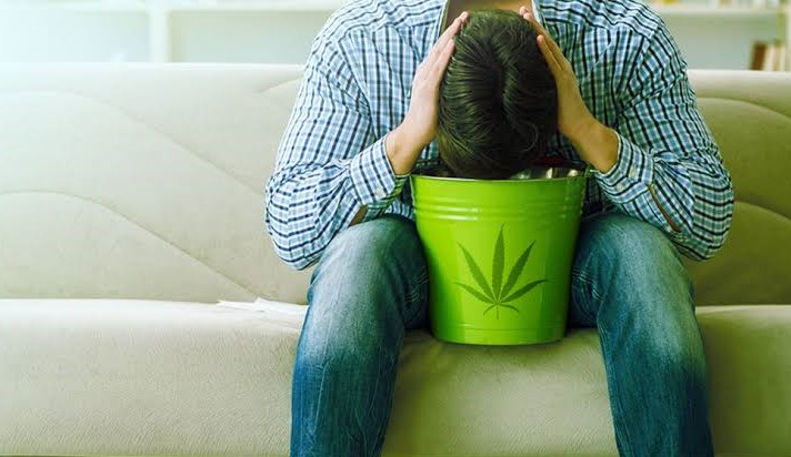 Mysterious vomiting illness from cannabis use (US)